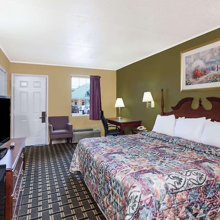 Days Inn By Wyndham Lenoir City Bagian luar foto